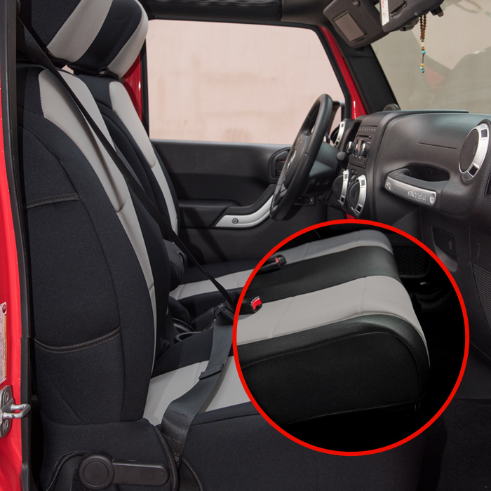 How to Choose the Right Pet Seat Covers for a Car Bench?